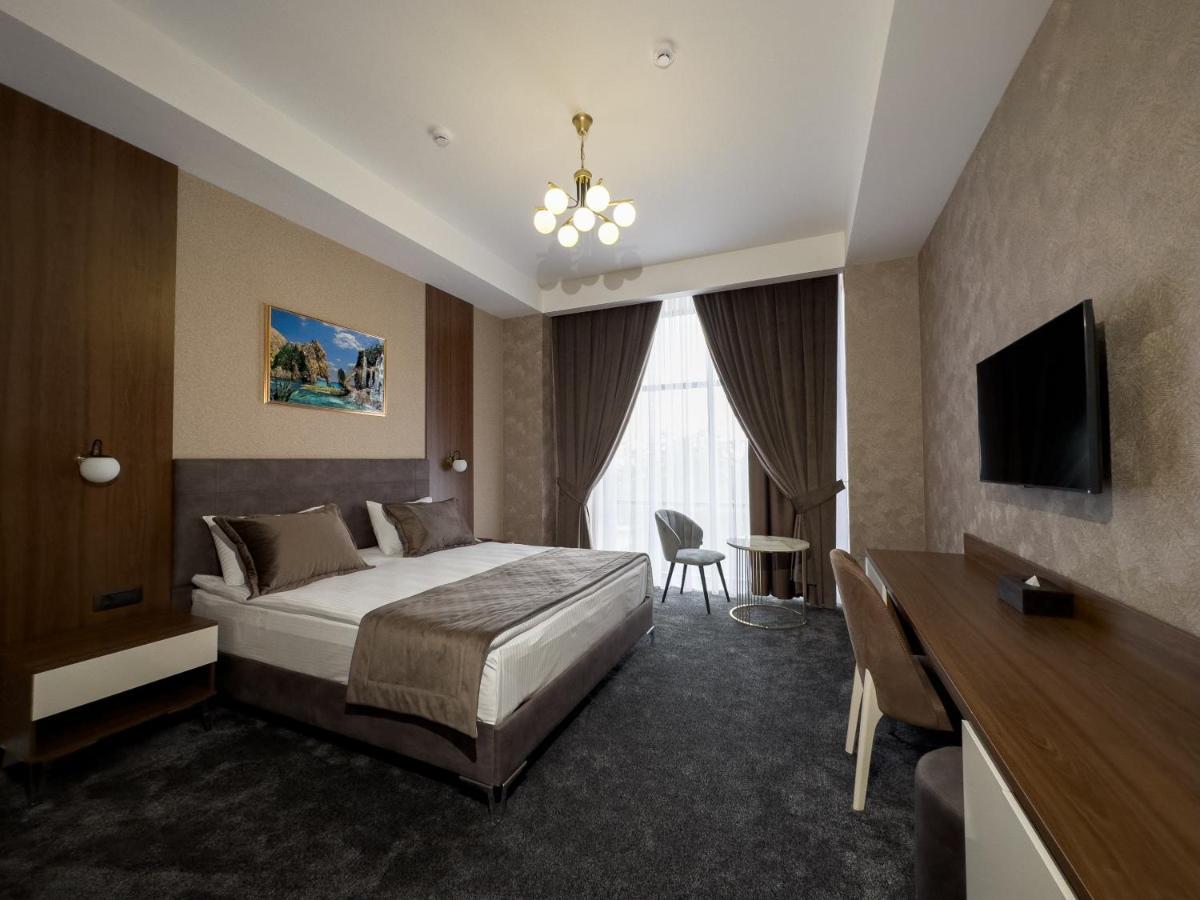 Leon Hotel Spa Ganja Extérieur photo
