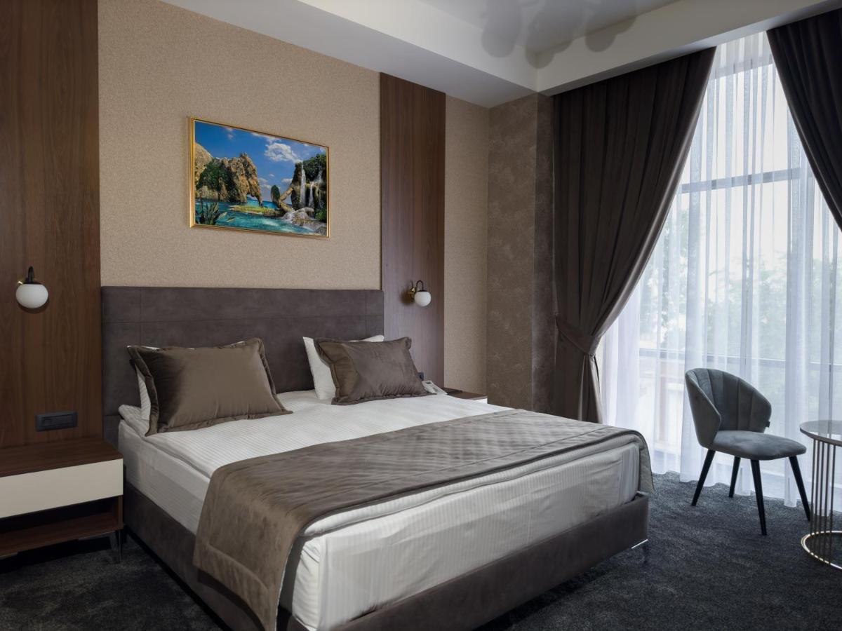 Leon Hotel Spa Ganja Extérieur photo