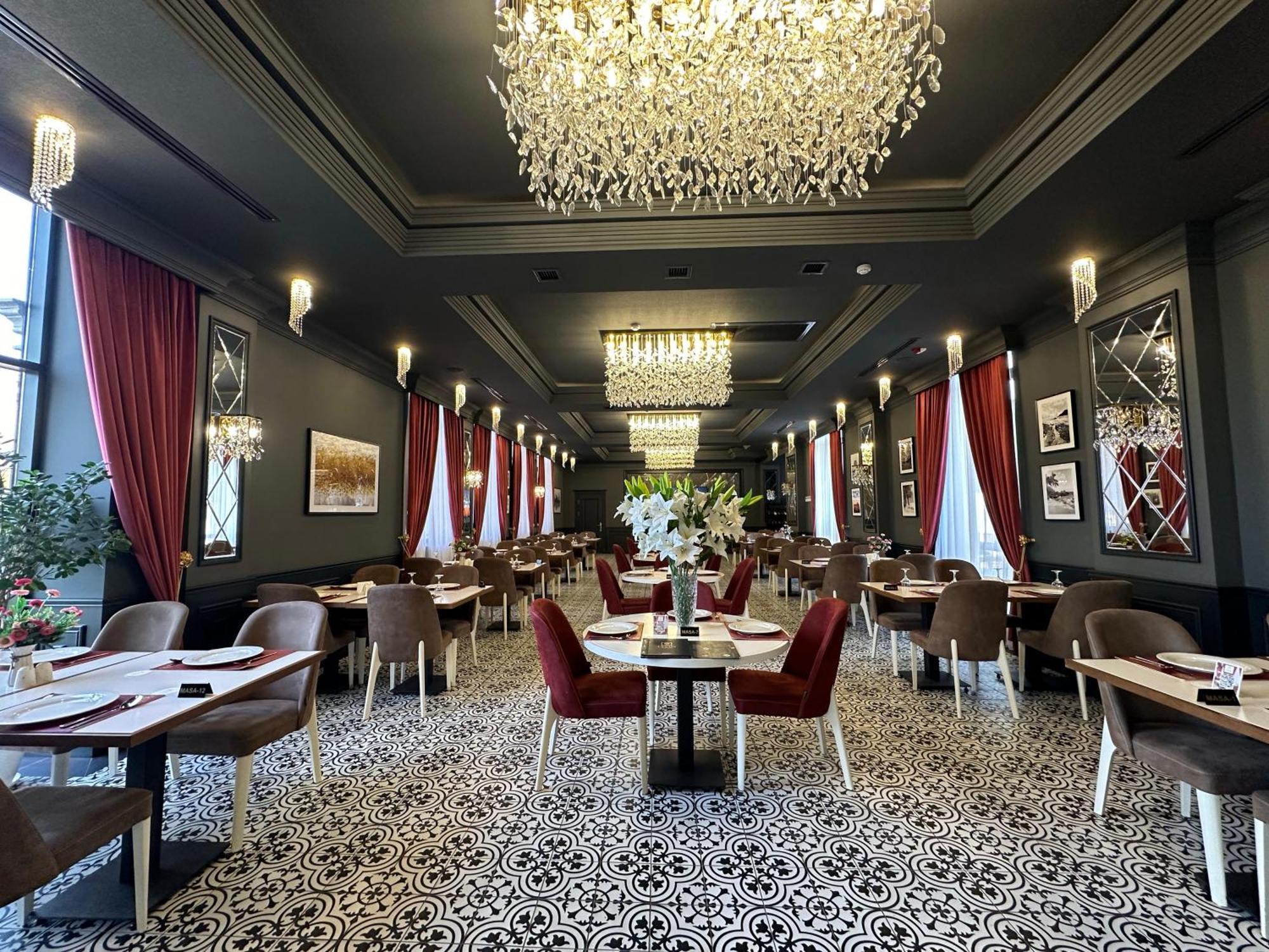 Leon Hotel Spa Ganja Extérieur photo