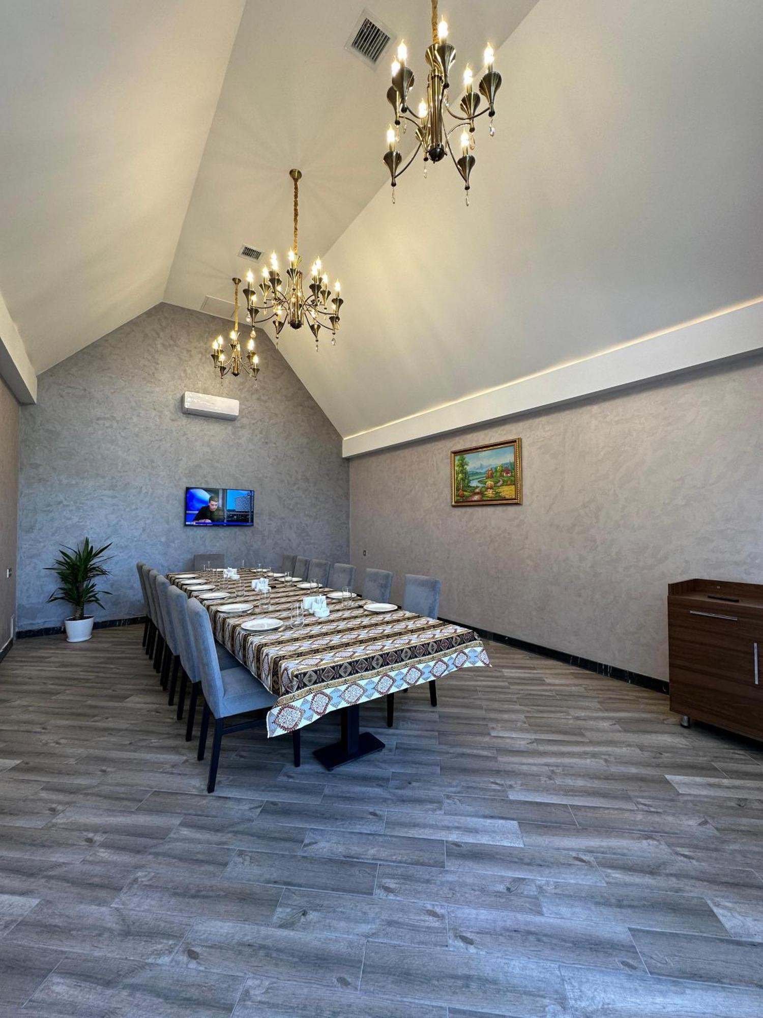 Leon Hotel Spa Ganja Extérieur photo